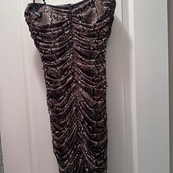 Babaton Luxor stretch Dress - Picture 2 of 4